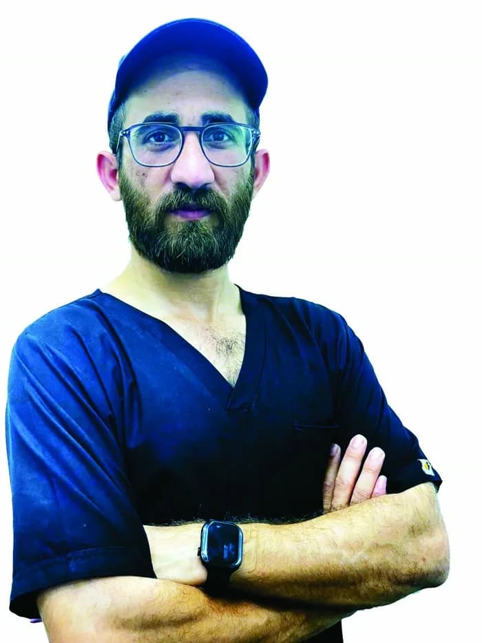 Dr. Muneeb Ahmed